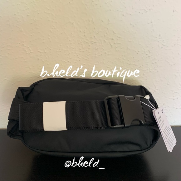 lululemon Wunderlust Belt Bag in Black Neutral w/Silver Zipper One Size New NWT - Picture 7 of 16